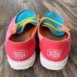 Hey Dude tennis shoes ~ girls size Y1~ color block~ EUC!